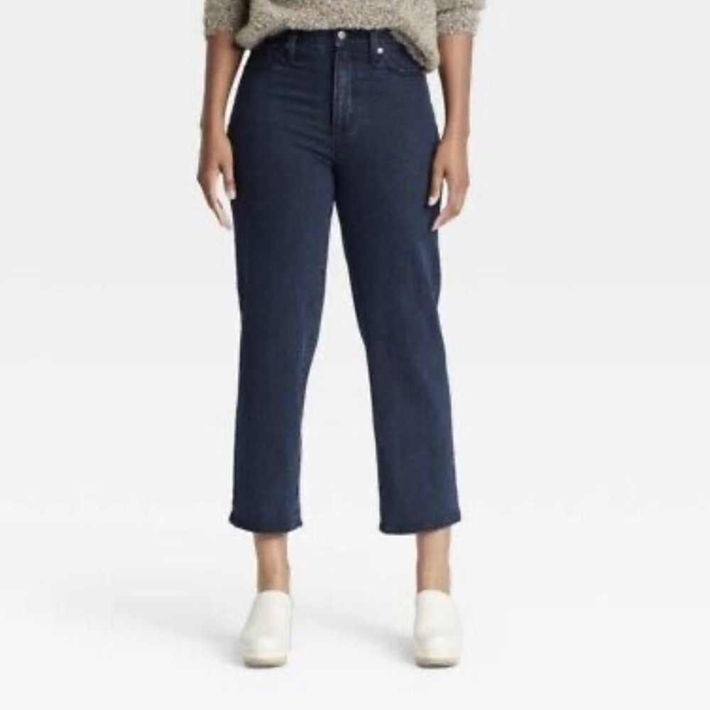 Vintage Straight, Slim Hip &Thigh, Dark wash, Vintage Stretch. NWT. Size 4.